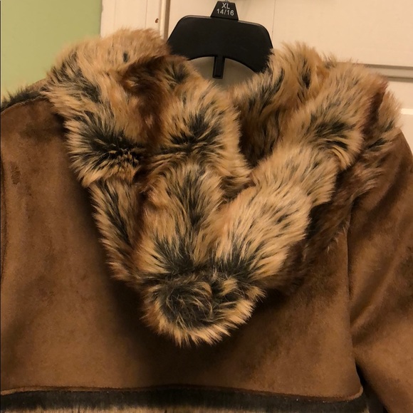 NWOT Beautiful Faux Suede Coat - Picture 2 of 5